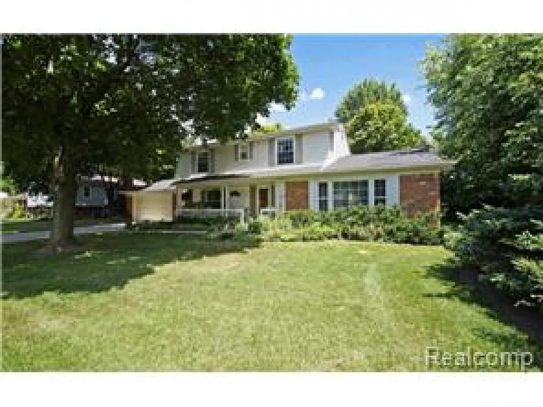 7457 Saint Auburn Dr photo 1