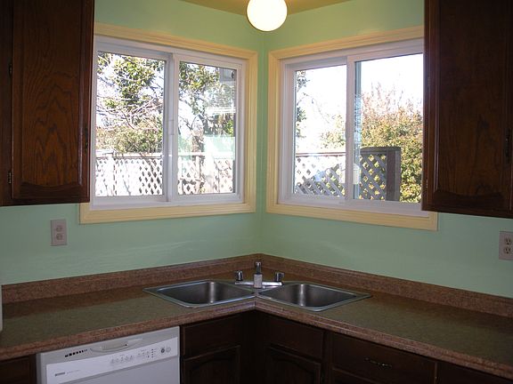 2nd image of 1621 Cypress Ave