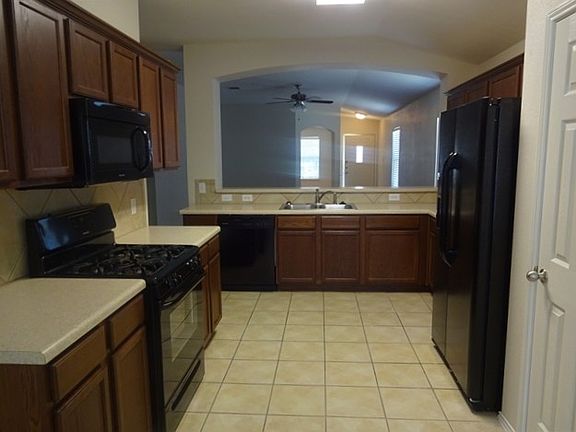 2nd image of 2288 Green Meadows Ln