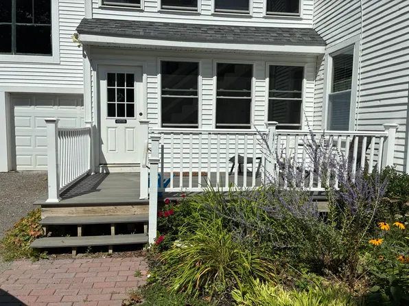 27 Northport Ave APT 3, Belfast, ME 04915