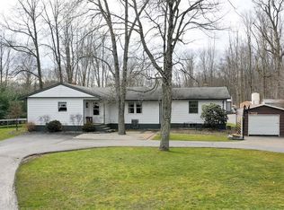 15370 Newcomb Rd, Middlefield, OH 44062