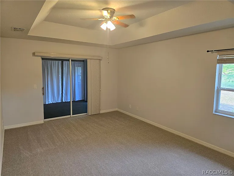 14 Hollyhock Ct — Photo 5