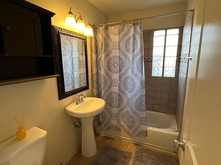4215 N 16th Ave — Photo 8