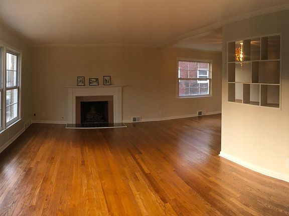 Living room, gas fireplace