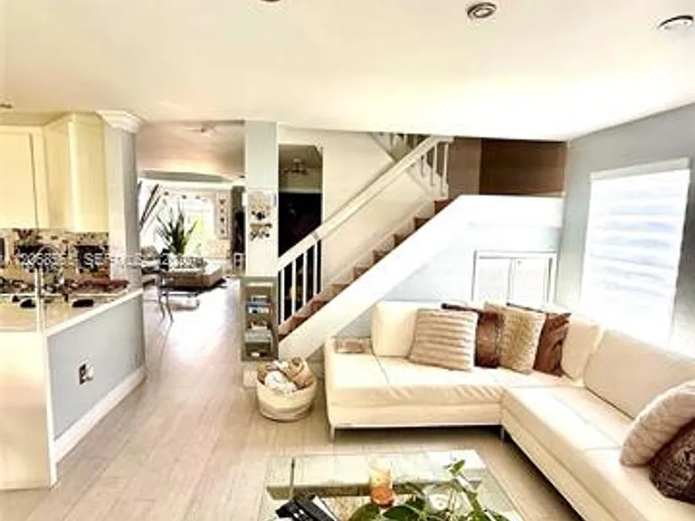5042 NW 114th Ct #Townhouse 5042 — Photo 7