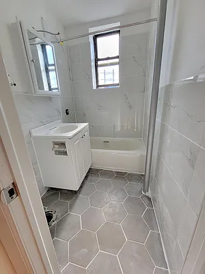 Rented by Metro Park Realty Inc | media 6