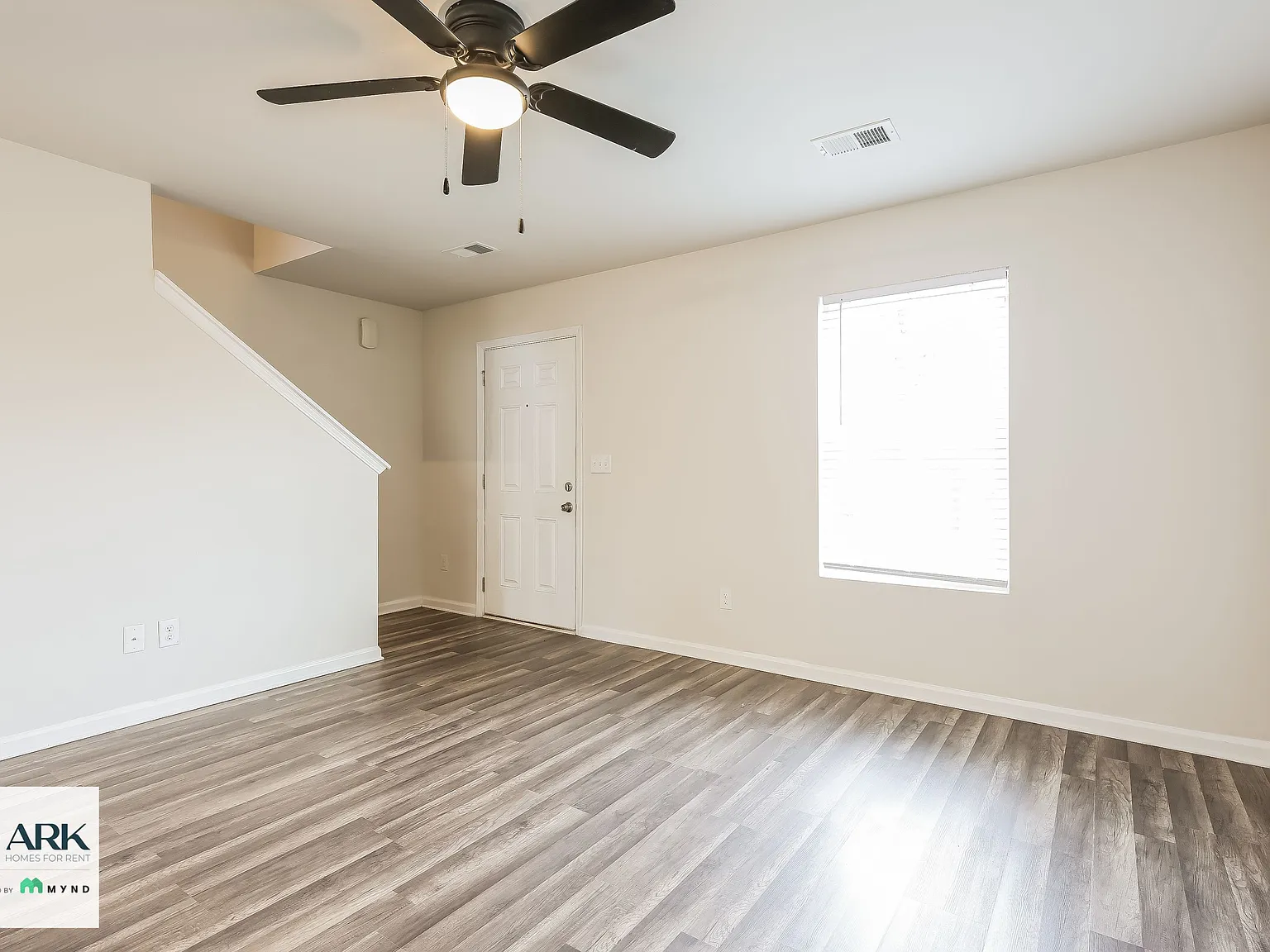 4 bed, 3.0 bath, 1811 sqft, $2,105 — Photo 3