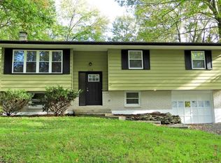 310 Charles Folly Rd, Bartonsville, PA 18321