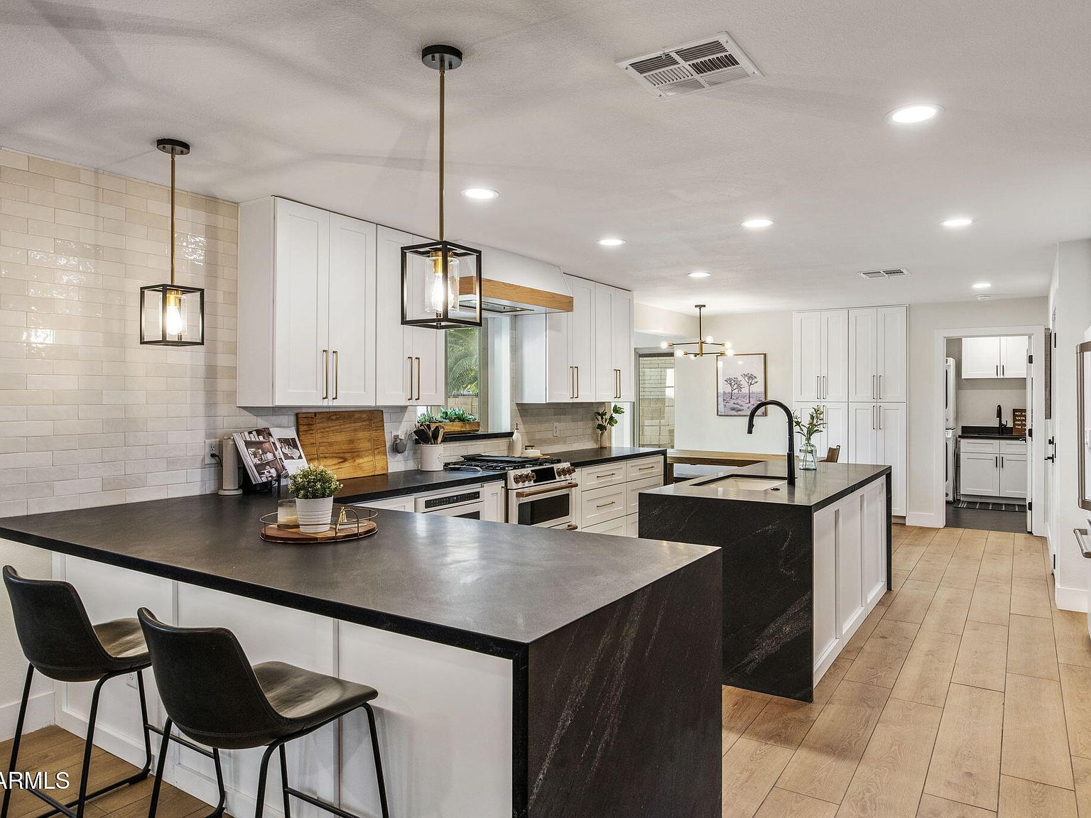 801 W GLENEAGLES Drive — Moon Valley Country Club