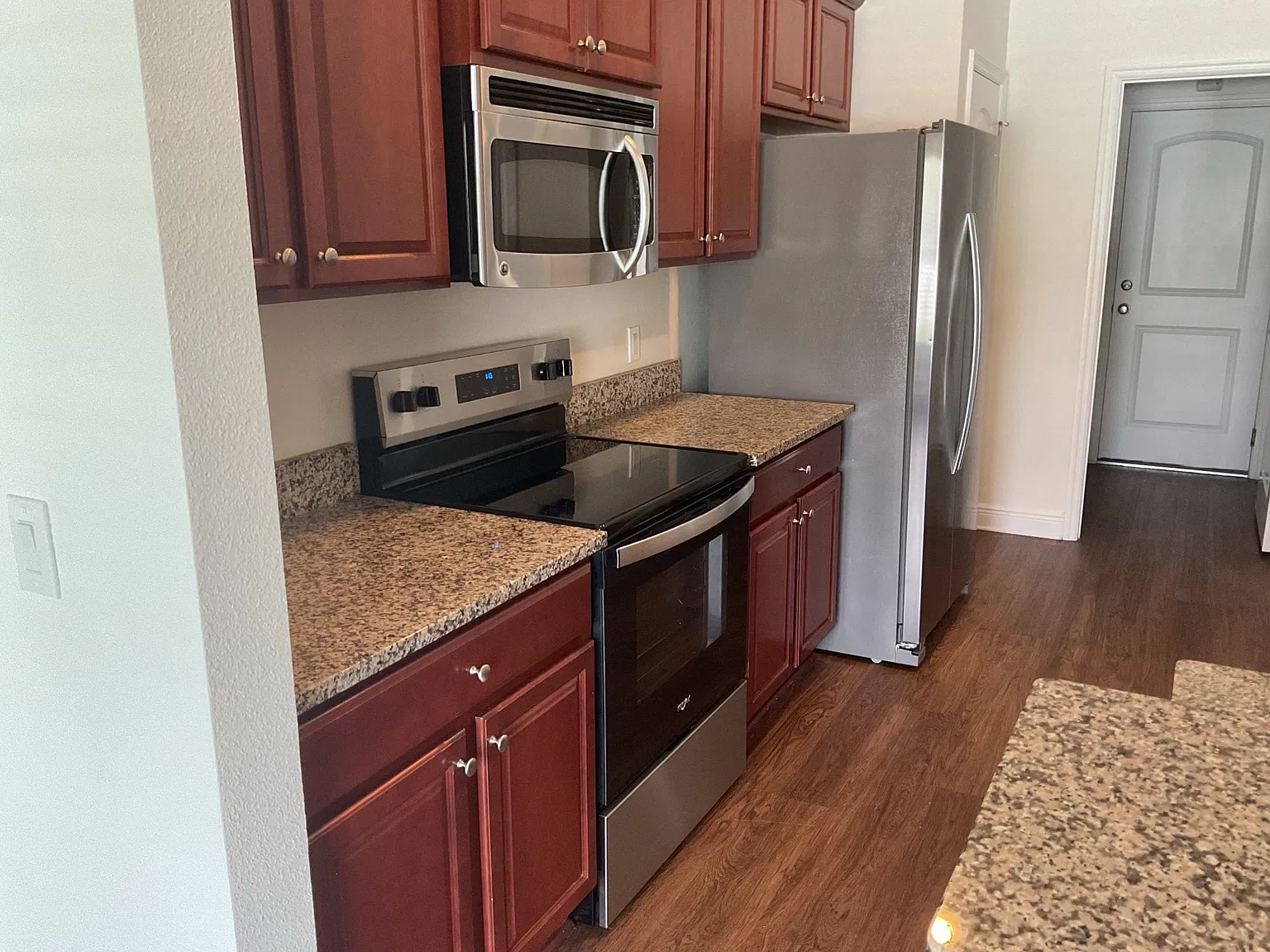 4 bed, 2.0 bath, 1788 sqft, $2,335 — Photo 3