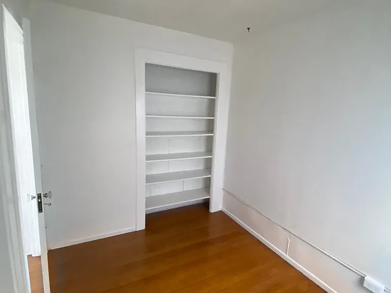 17 Ozone Ave #8 — Photo 11