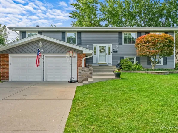 1255 Mayfield Ln, Hoffman Estates, IL 60169