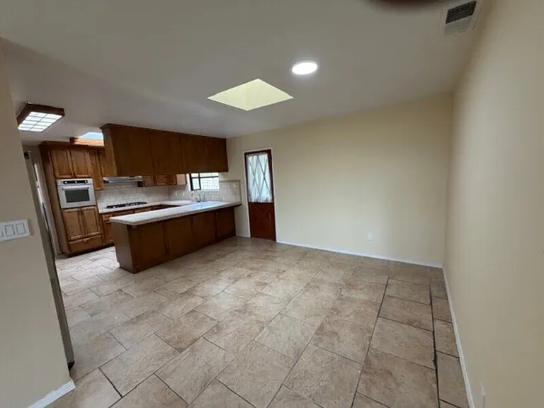 1609 Grove St #B — Photo 6
