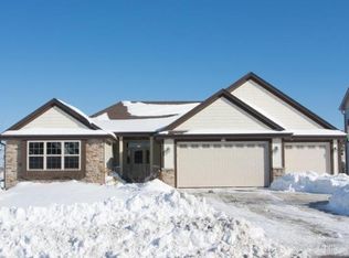 9762 S Mustang Pl, Oak Creek, WI 53154