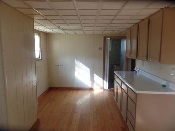 4th image of 157 Circle St