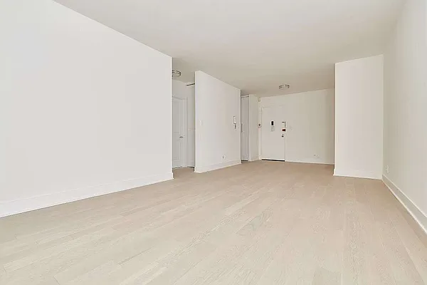 Rented by PocketBroker Inc | media 10