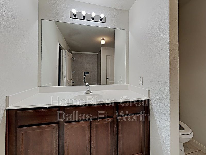 1st image of 318 Lavaca Dr