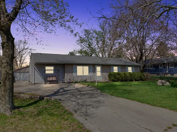 408 E Benham St, Tolono, IL 61880