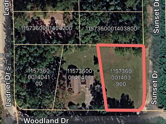 3rd image of 3 Woodland Dr