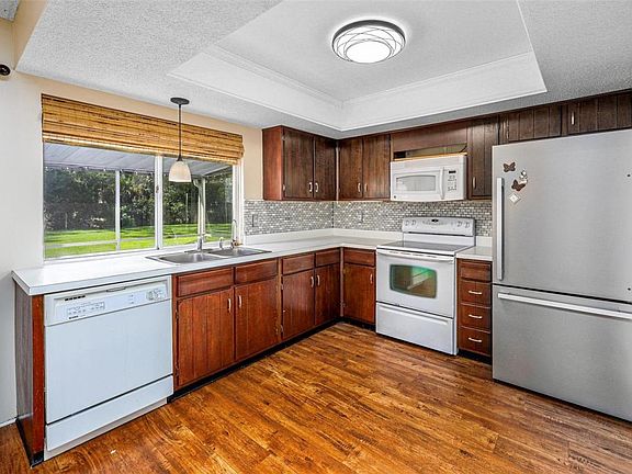 2nd image of 40 Cooper Ln