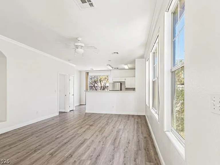 2520 Bottle Palm Ct — Photo 4