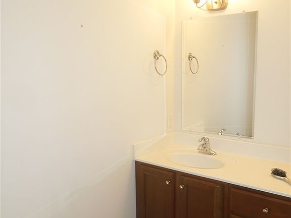 4th image of 4008 Stoneridge Dr