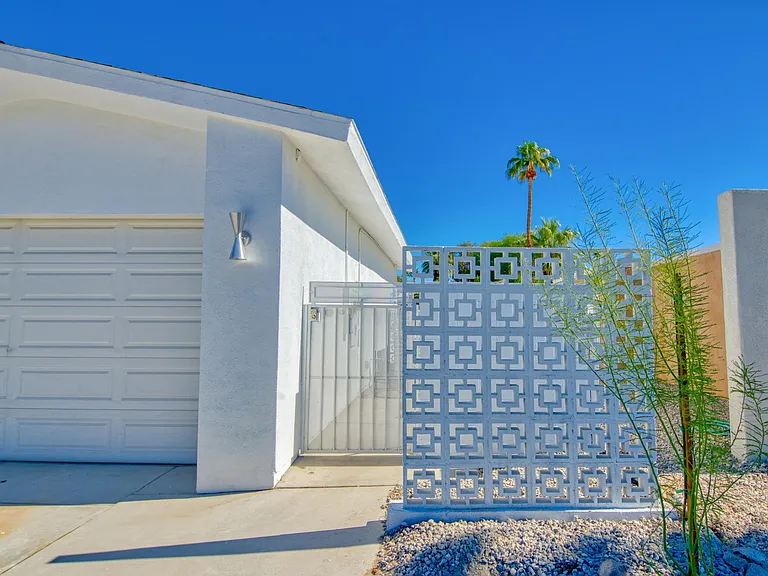 Sandsal Cir — Photo 26