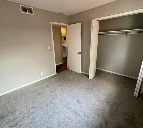 2nd image of 1942 G St APT 5