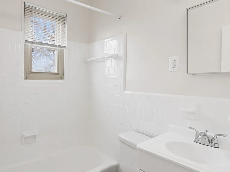 1814-1816 THE ASHTON — Photo 26