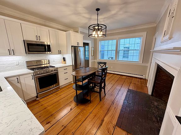 5th image of 10 Harris St #A