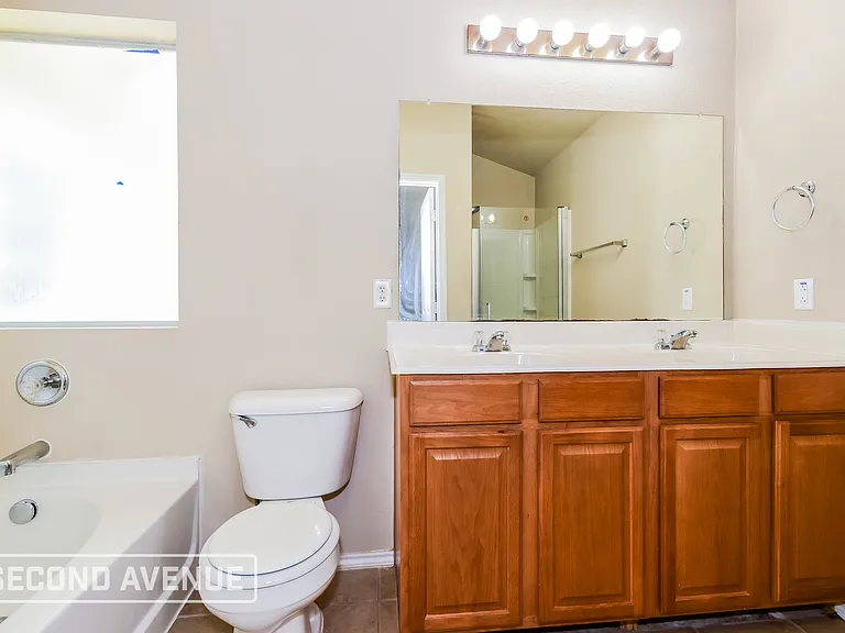 436 Grant Ln — Photo 15