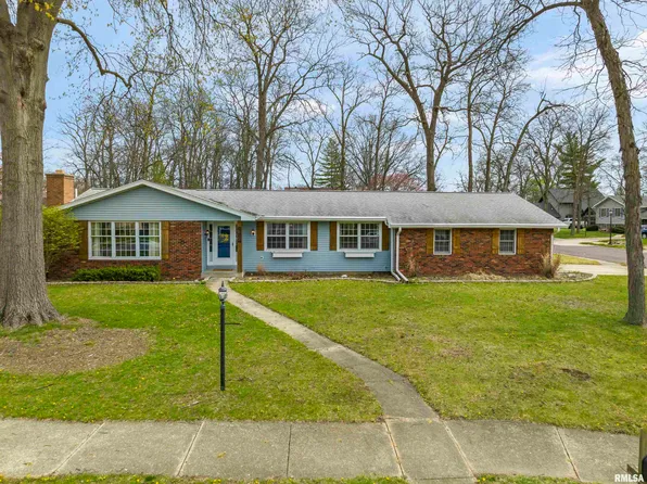 6502 N Post Oak Rd, Peoria, IL 61615