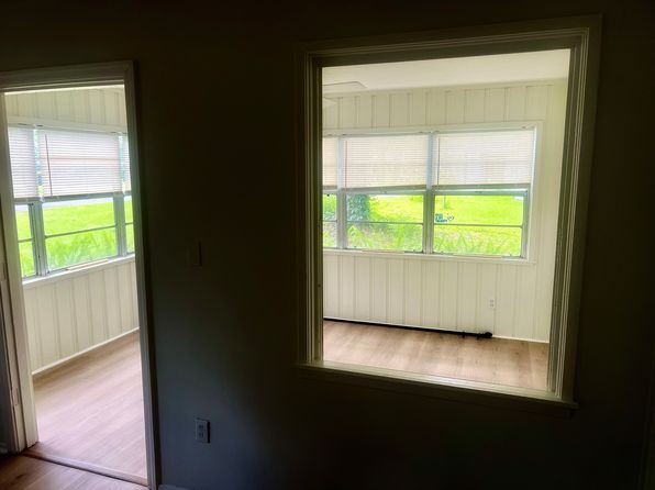 739 NE 10th Pl