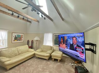 313 Berkeley Ave #3B, Middletown, RI 02842