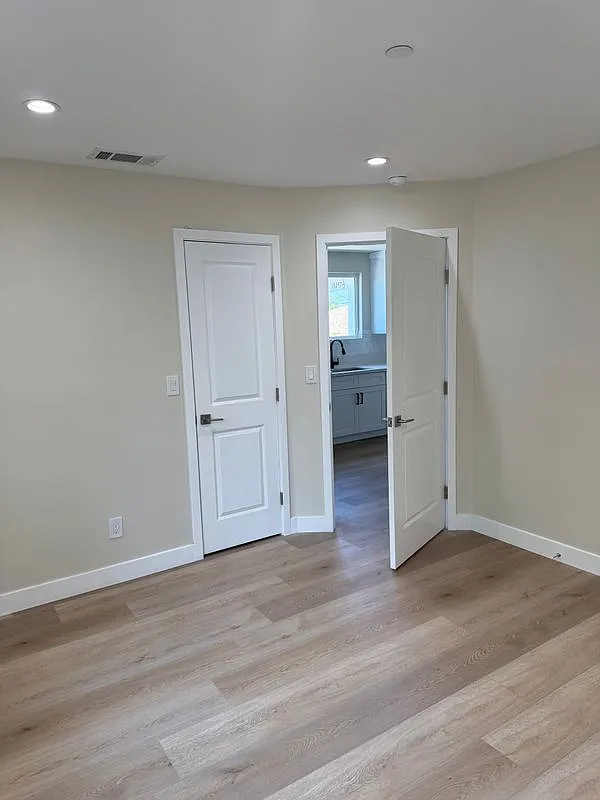 2 bed, 1.0 bath, 740 sqft, $2,850 — Photo 3