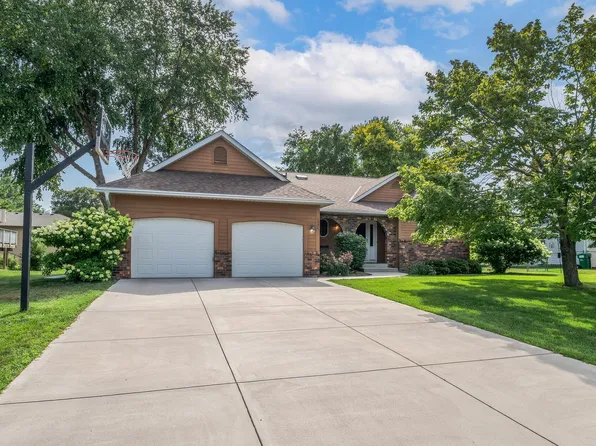 2984 Valento Ln, Little Canada, MN 55117