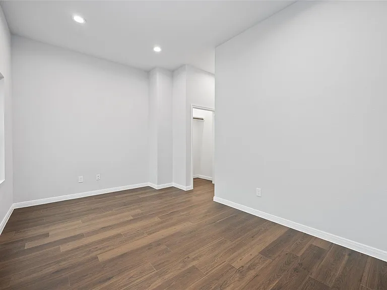 18831 Luminescent Ln — Photo 36