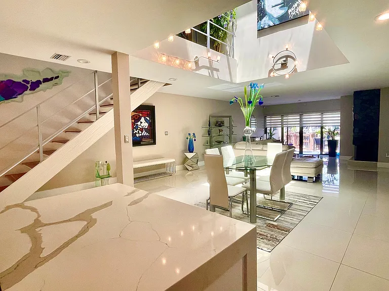 1127 Boca Cove Ln — Photo 3