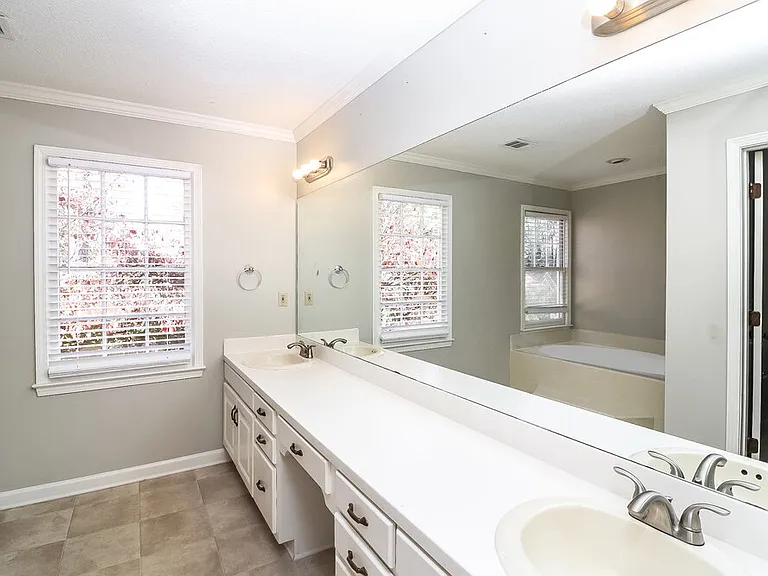 1 Overlook Dr — Photo 12