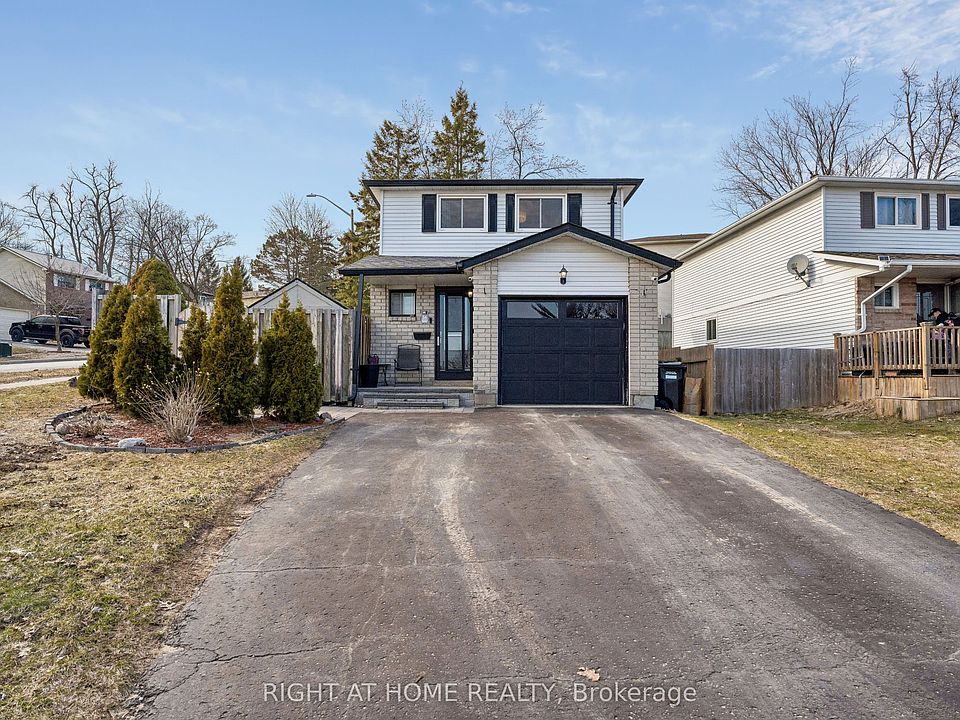1st image of 56 Hemingway Cres