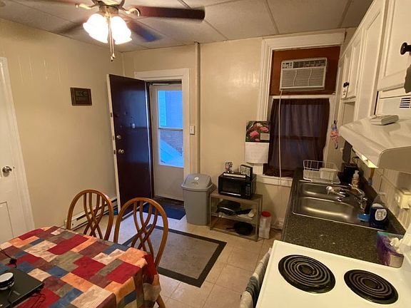 4th image of 216 E King St APT 1R