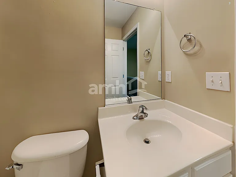 529 Osborne Rd — Photo 16
