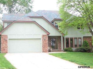 16642 Dorcas Cir, Omaha, NE 68130
