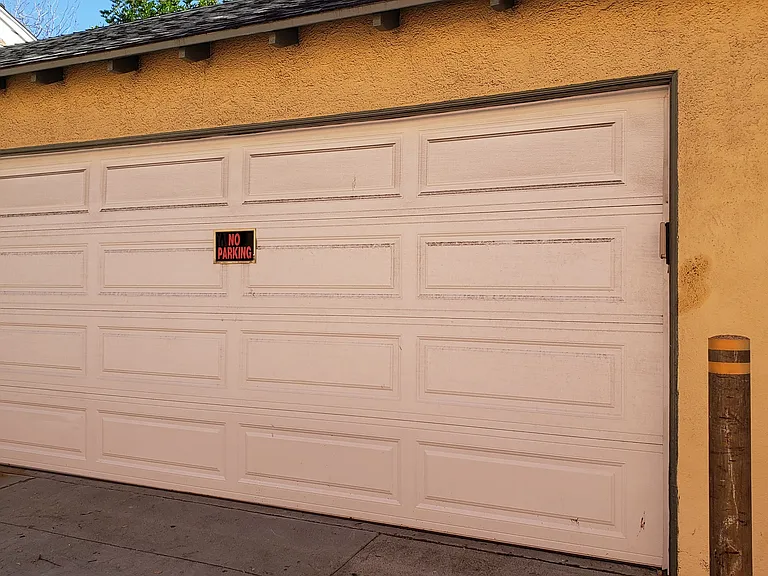 823 N Adams St — Photo 9
