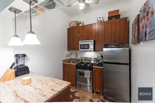 Rented by Bond New York | media 15