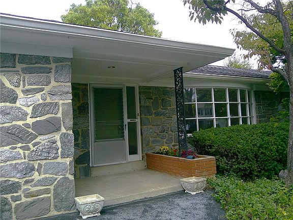 2nd image of 3113 Club Dr
