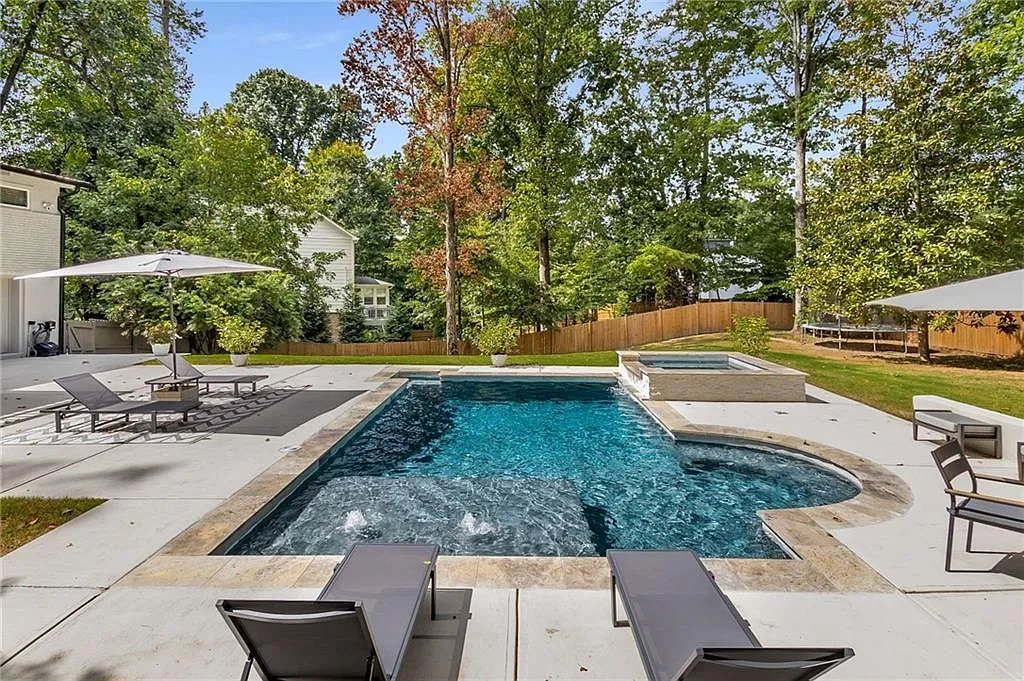 4 bed, 3.0 bath, 2750 sqft, $5,000 — Photo 1