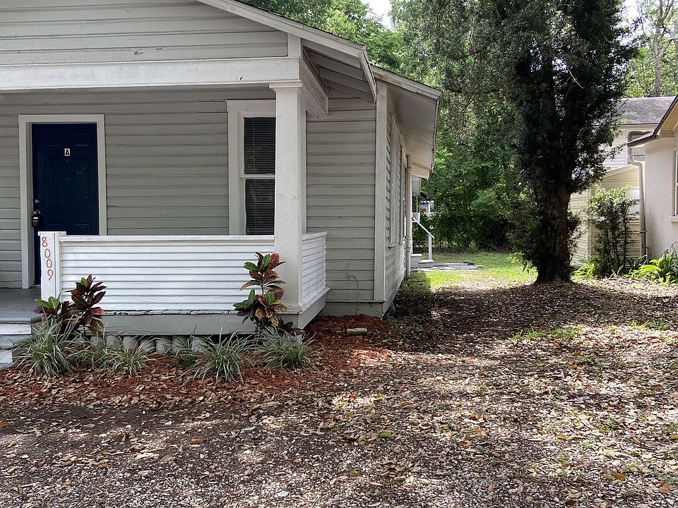 Entrance for Unit #B is on the right side of the property, side staircase