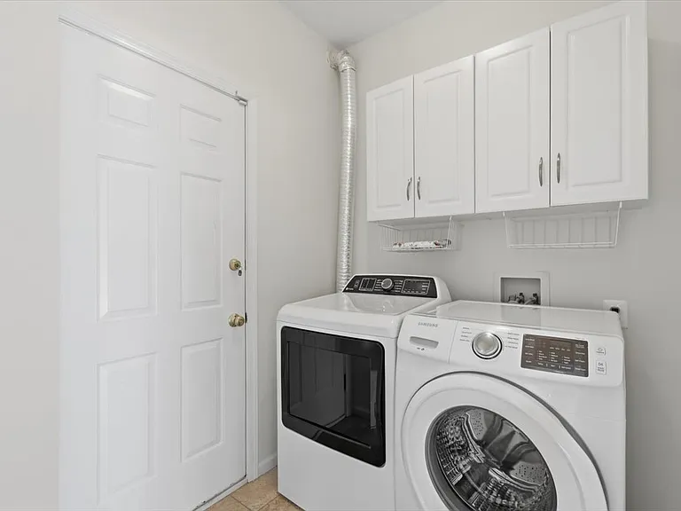 20242 Hidden Creek Ct — Photo 48