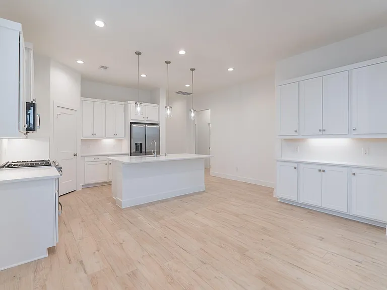 10747 Pine Pink — Photo 28